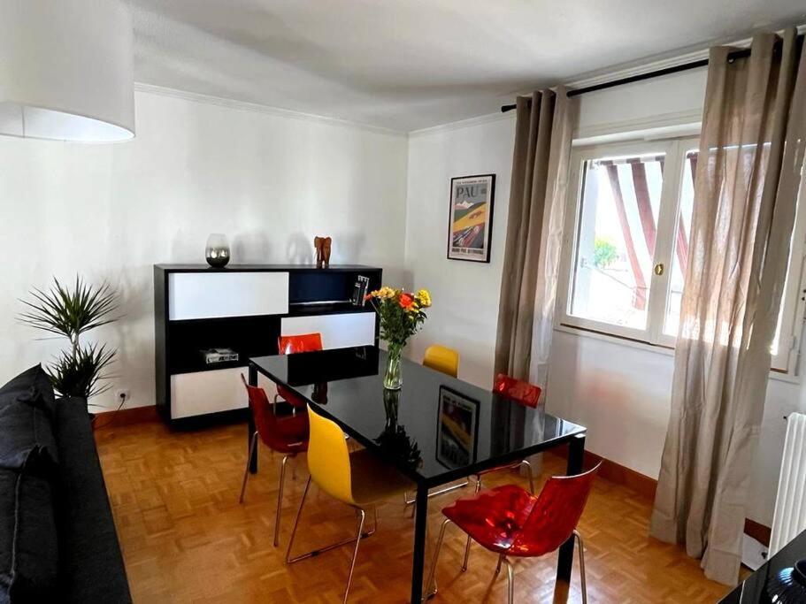 Apartamento Pau Centre Vue Sur Les Pyrenees Pour 2 Nuits Au Minimum Exterior foto