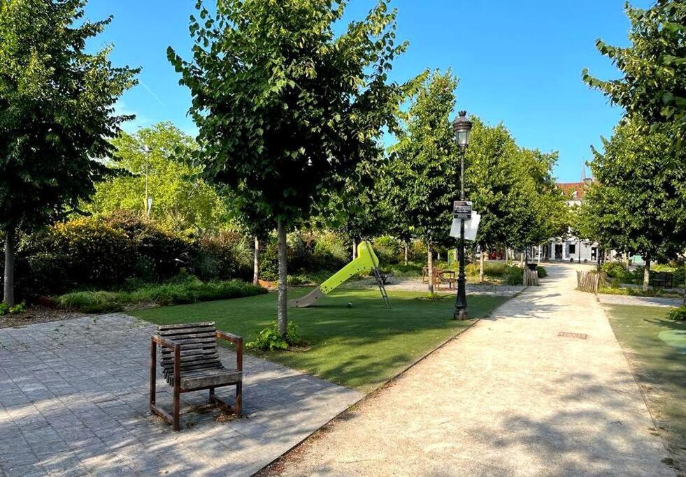 Apartamento Pau Centre Vue Sur Les Pyrenees Pour 2 Nuits Au Minimum Exterior foto